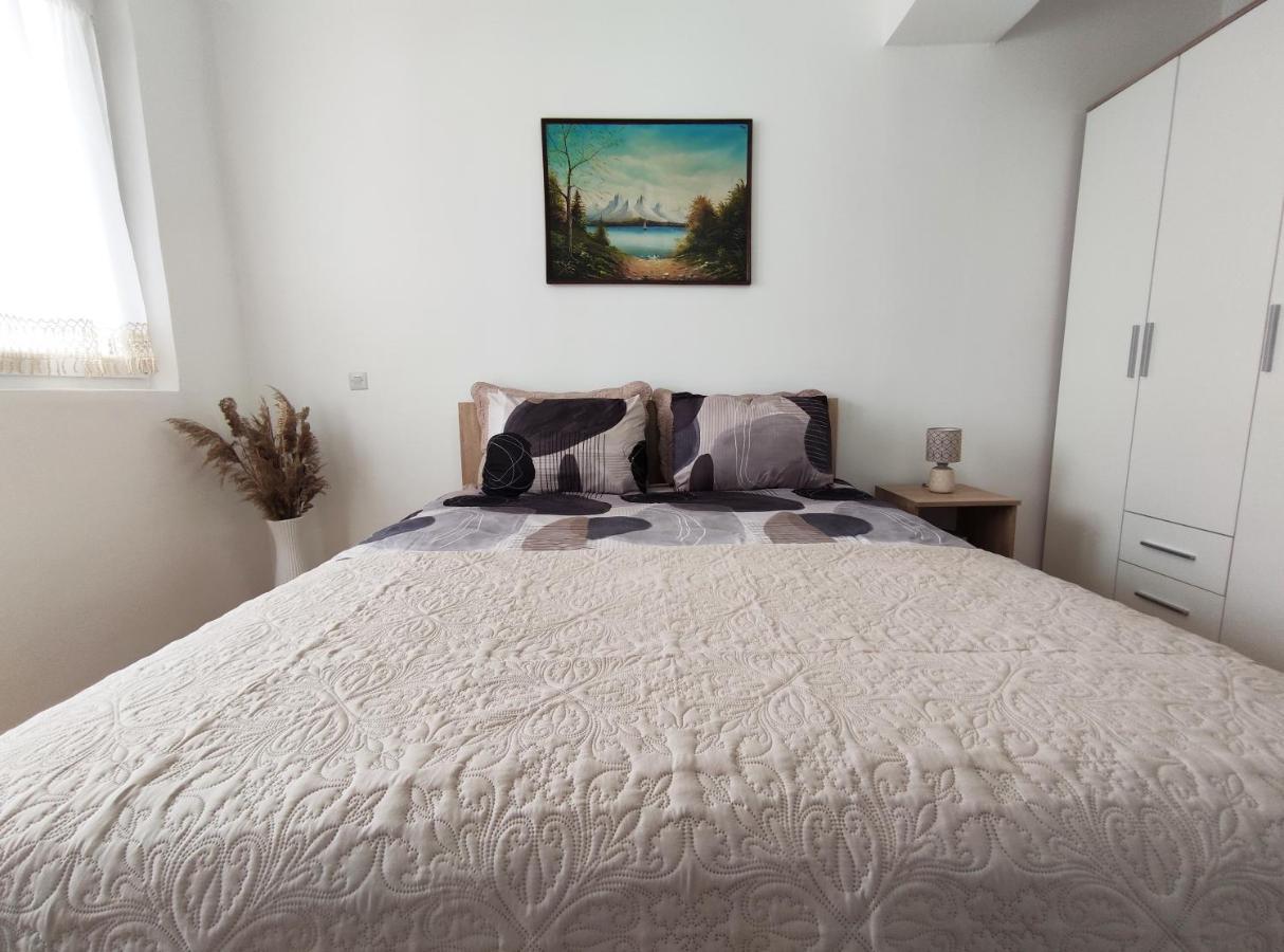 Charming & Spacious 2 Bedroom Apartment With A Gorgeous 8Th-Floor View Ohrid Buitenkant foto